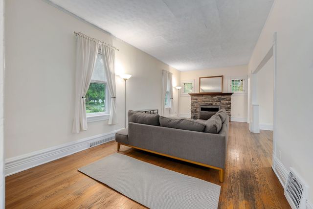 4541 Forest Avenue, Downers Grove, IL 60515