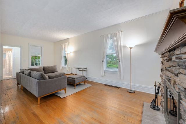 4541 Forest Avenue, Downers Grove, IL 60515