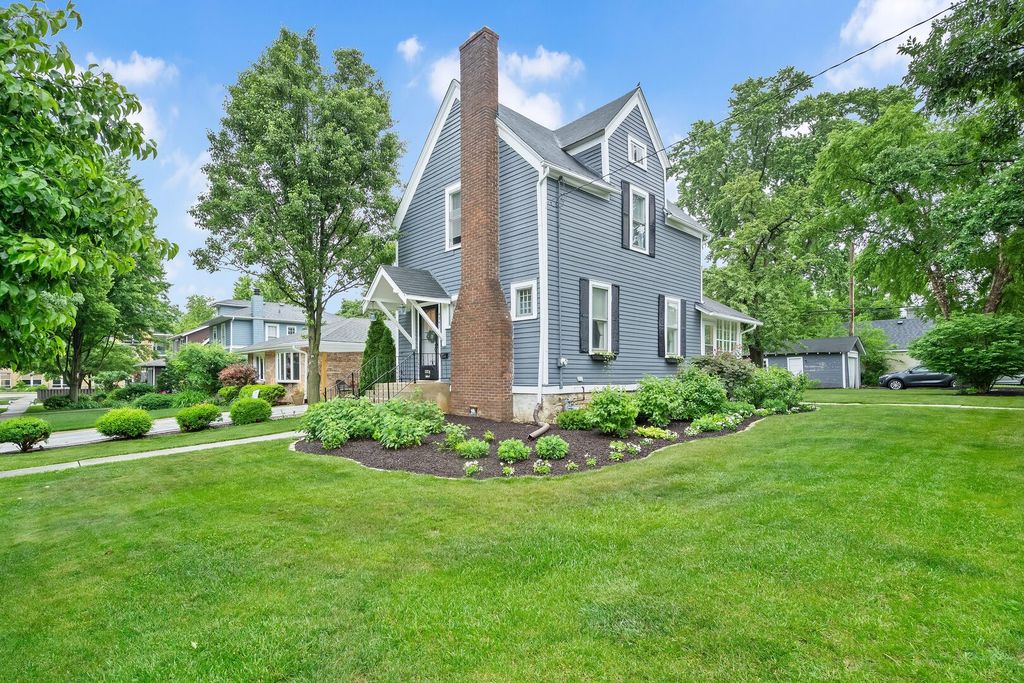 4541 Forest Avenue, Downers Grove, IL 60515