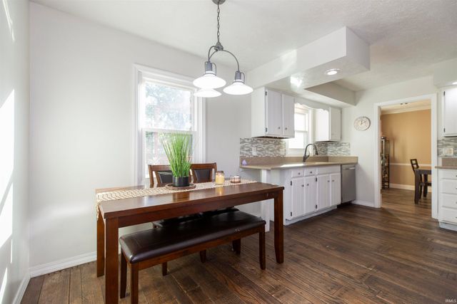 12012 S Timberline Trace, Granger, IN 46530