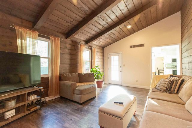 12012 S Timberline Trace, Granger, IN 46530