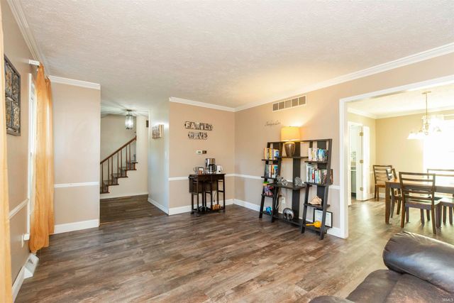 12012 S Timberline Trace, Granger, IN 46530