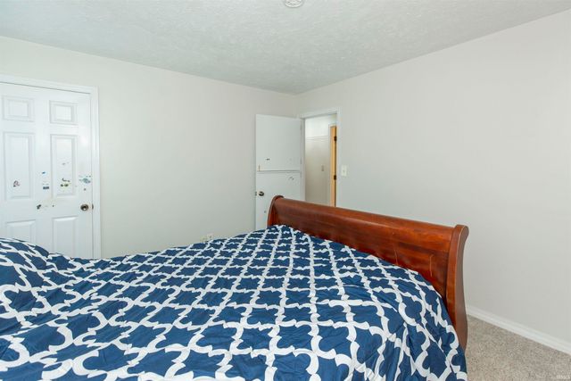 12012 S Timberline Trace, Granger, IN 46530