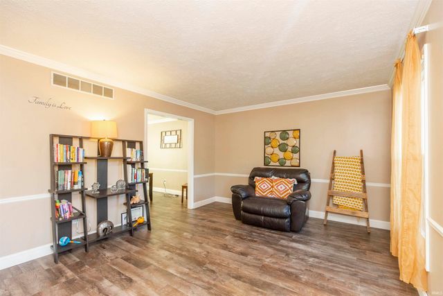 12012 S Timberline Trace, Granger, IN 46530