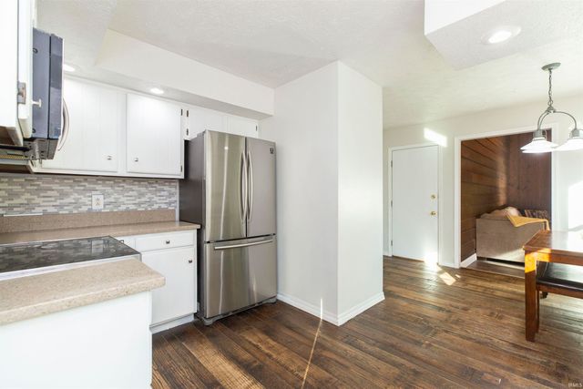 12012 S Timberline Trace, Granger, IN 46530