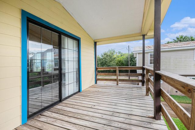 1434 10th Street, San Leon, TX 77539