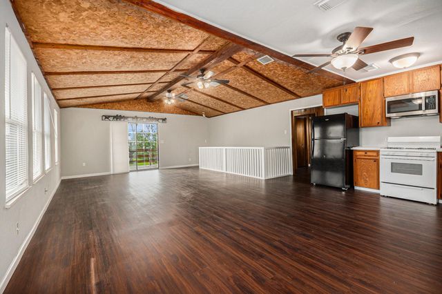 1434 10th Street, San Leon, TX 77539