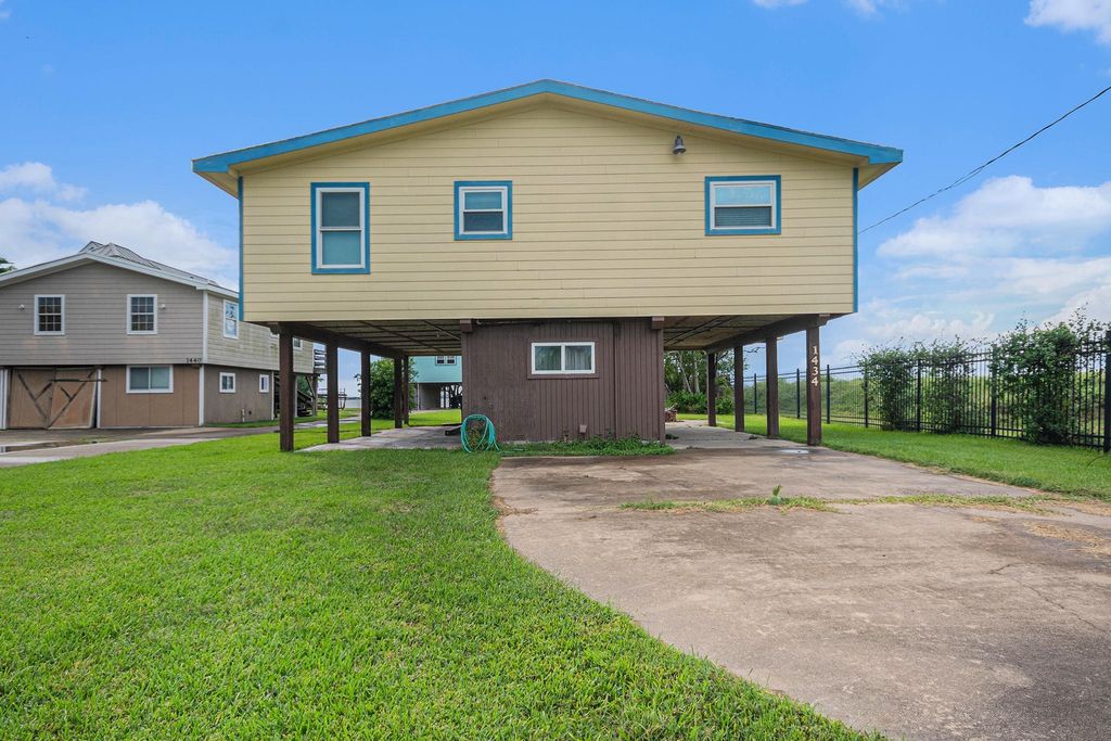 1434 10th Street, San Leon, TX 77539
