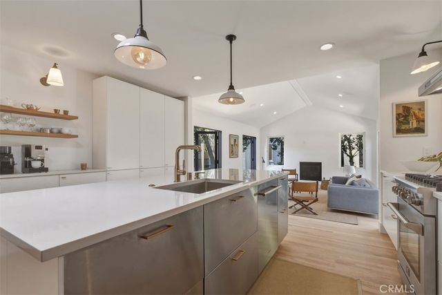 16943 Hartland, Lake Balboa, CA 91406