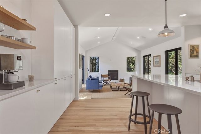 16943 Hartland, Lake Balboa, CA 91406