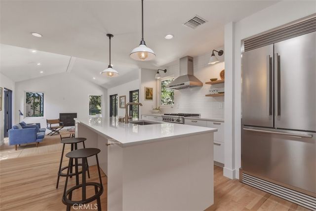 16943 Hartland, Lake Balboa, CA 91406
