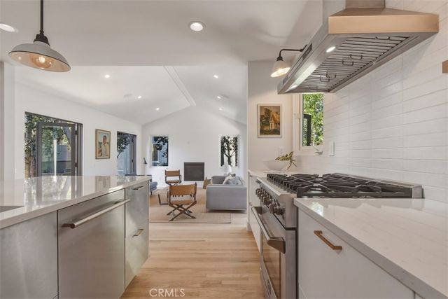 16943 Hartland, Lake Balboa, CA 91406