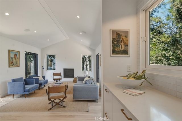 16943 Hartland, Lake Balboa, CA 91406