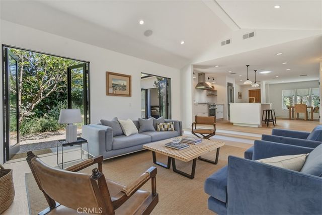 16943 Hartland, Lake Balboa, CA 91406