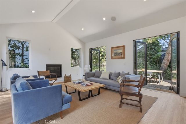 16943 Hartland, Lake Balboa, CA 91406