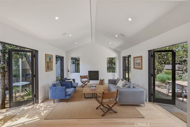 16943 Hartland, Lake Balboa, CA 91406