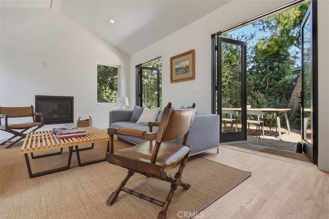 16943 Hartland, Lake Balboa, CA 91406