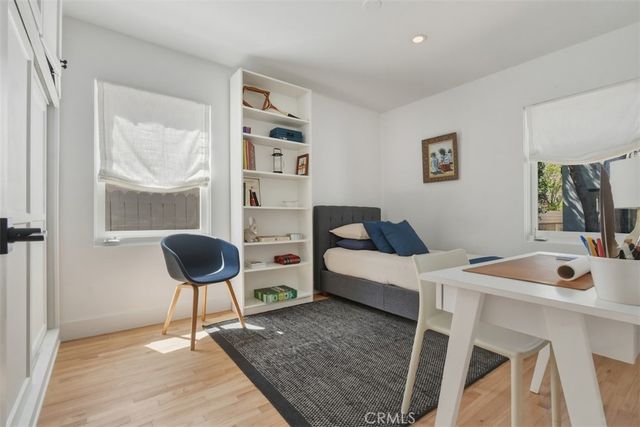16943 Hartland, Lake Balboa, CA 91406