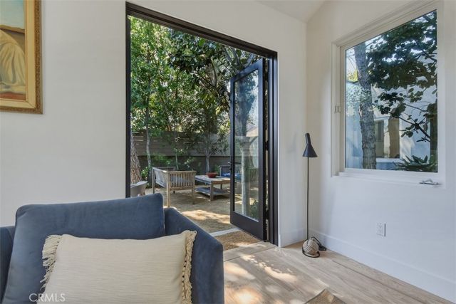 16943 Hartland, Lake Balboa, CA 91406