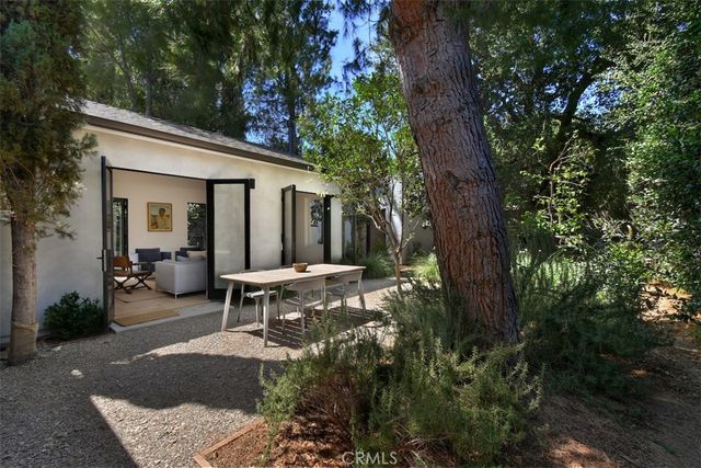 16943 Hartland, Lake Balboa, CA 91406