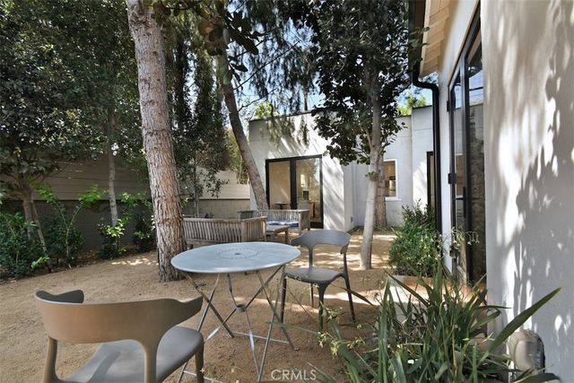 16943 Hartland, Lake Balboa, CA 91406