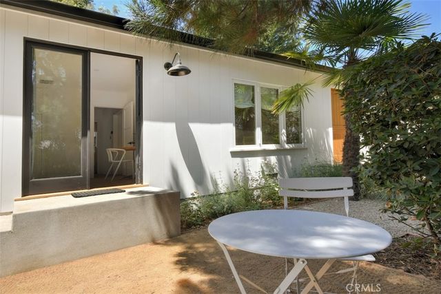 16943 Hartland, Lake Balboa, CA 91406
