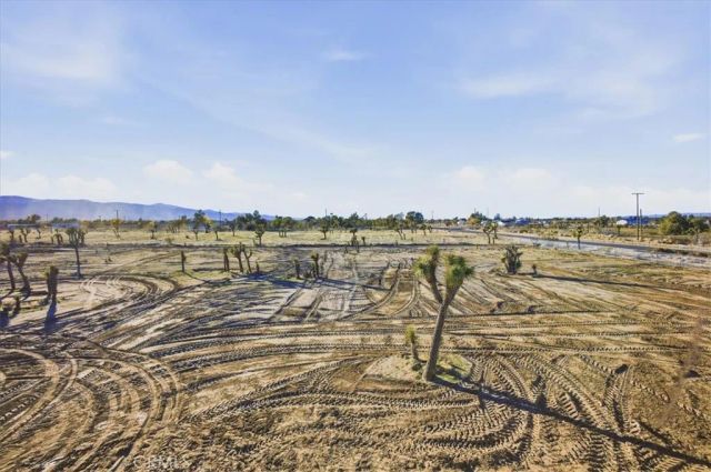 12076 Lager Road, Phelan, CA 92371