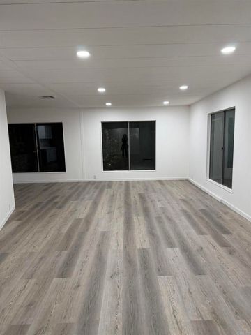 16079 Yarnell Street SE Space 5C, Sylmar, CA 91342