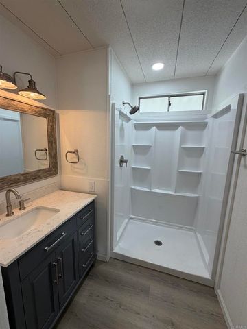 16079 Yarnell Street SE Space 5C, Sylmar, CA 91342