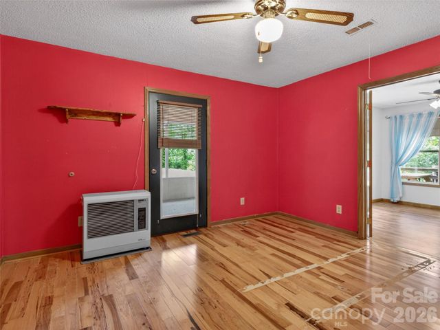 255 Westover Lane, Burnsville, NC 28714