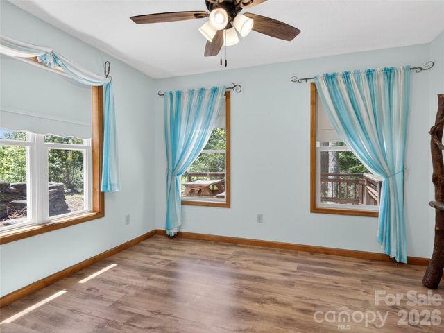 255 Westover Lane, Burnsville, NC 28714