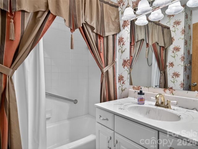 255 Westover Lane, Burnsville, NC 28714