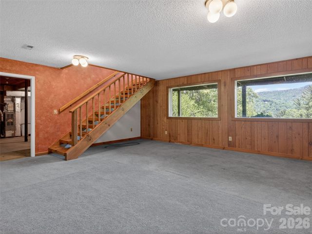 255 Westover Lane, Burnsville, NC 28714