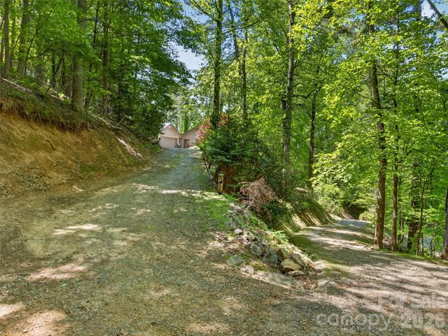 255 Westover Lane, Burnsville, NC 28714
