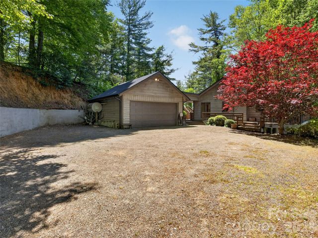 255 Westover Lane, Burnsville, NC 28714