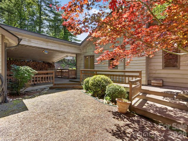 255 Westover Lane, Burnsville, NC 28714