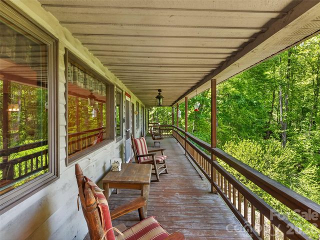 255 Westover Lane, Burnsville, NC 28714