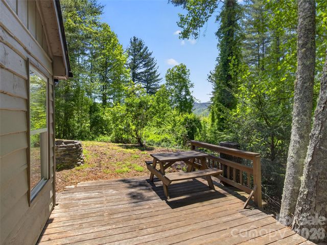 255 Westover Lane, Burnsville, NC 28714