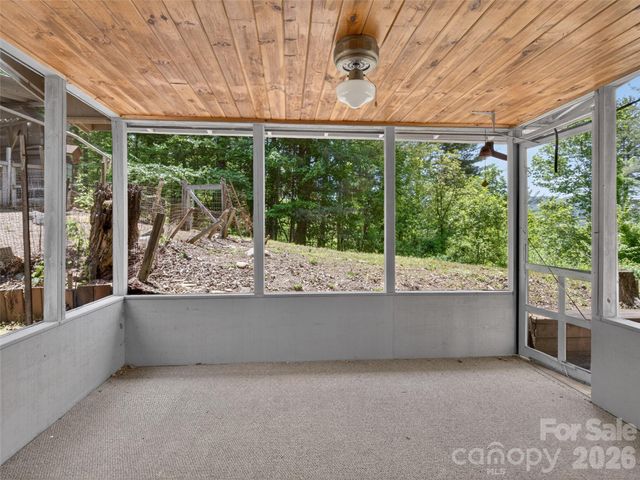 255 Westover Lane, Burnsville, NC 28714