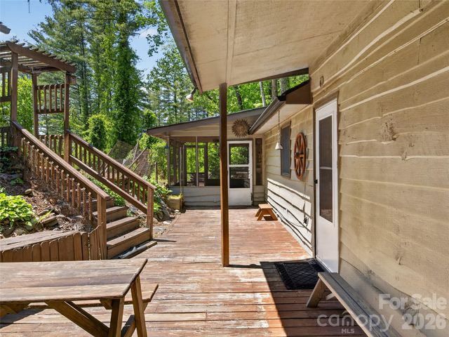 255 Westover Lane, Burnsville, NC 28714