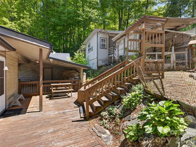 255 Westover Lane, Burnsville, NC 28714