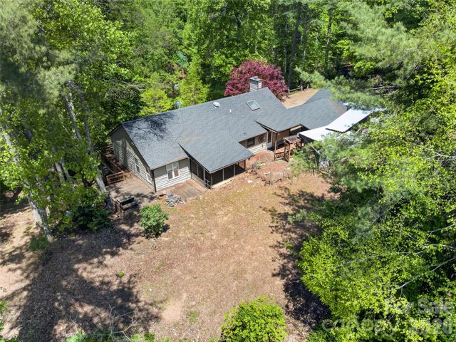 255 Westover Lane, Burnsville, NC 28714