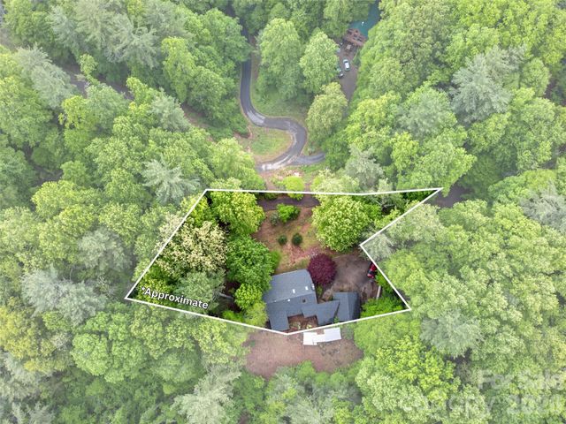 255 Westover Lane, Burnsville, NC 28714