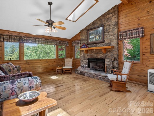 255 Westover Lane, Burnsville, NC 28714