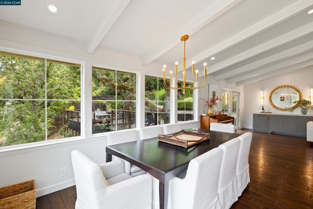 60 Tarry Ln, Orinda, CA 94563