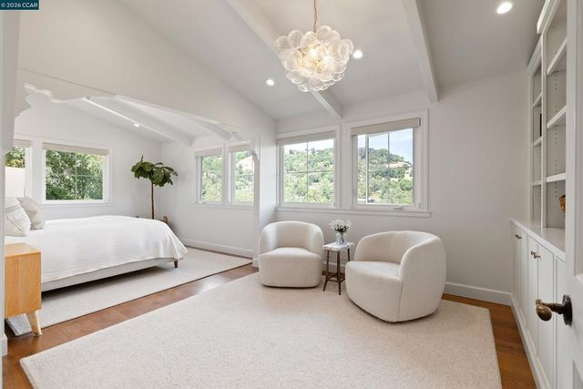 60 Tarry Ln, Orinda, CA 94563