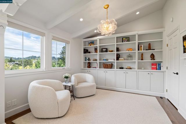 60 Tarry Ln, Orinda, CA 94563