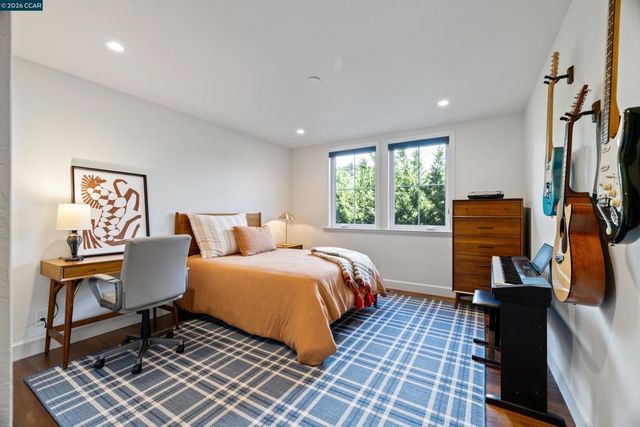 60 Tarry Ln, Orinda, CA 94563