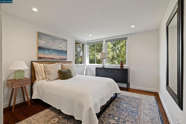 60 Tarry Ln, Orinda, CA 94563