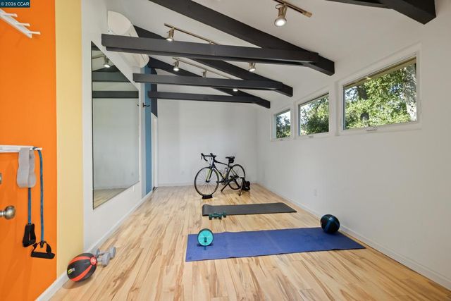 60 Tarry Ln, Orinda, CA 94563